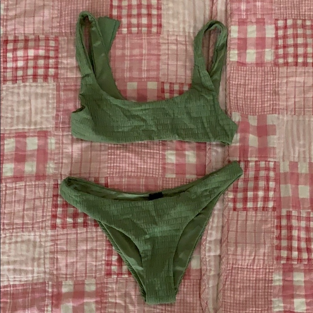 SOLD Triangl Cora